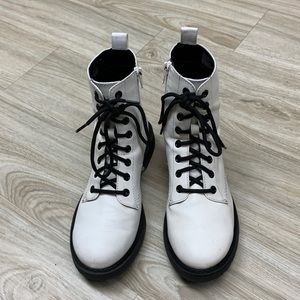 Time&Tru Zip up boot